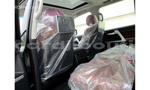 Acheter Import Voiture Toyota Land Cruiser Noir à Import - Dubai, Ali Sabieh Region Acheter Import Voiture Toyota Land Cruiser Noir à Import - Dubai, Ali Sabieh Region