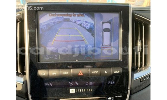 Acheter Import Voiture Toyota Land Cruiser Noir à Import - Dubai, Ali Sabieh Region Acheter Import Voiture Toyota Land Cruiser Noir à Import - Dubai, Ali Sabieh Region