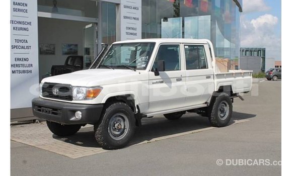 Acheter Import Voiture Toyota Land Cruiser Blanc à Import - Dubai, Ali Sabieh Region Acheter Import Voiture Toyota Land Cruiser Blanc à Import - Dubai, Ali Sabieh Region