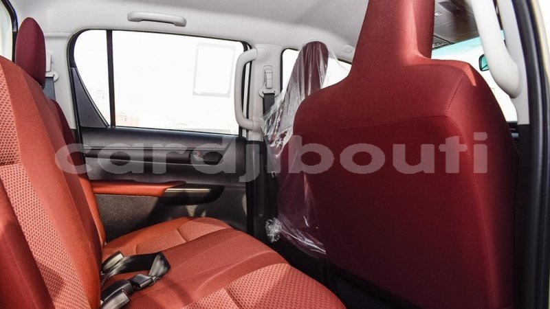 Big with watermark toyota hilux ali sabieh region import dubai 2672