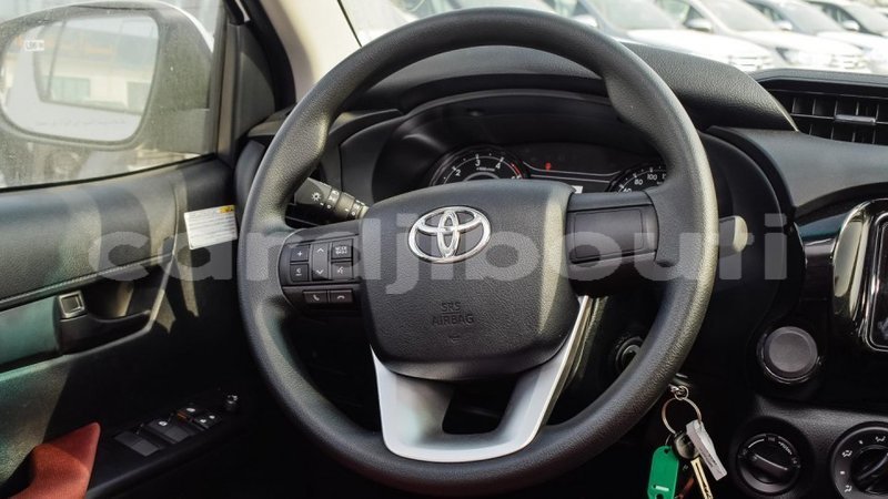 Big with watermark toyota hilux ali sabieh region import dubai 2672