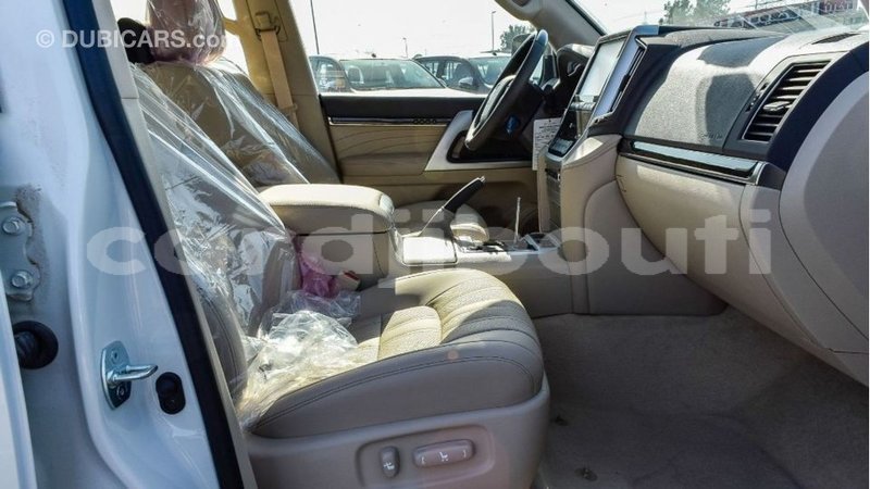 Big with watermark toyota land cruiser ali sabieh region import dubai 2673