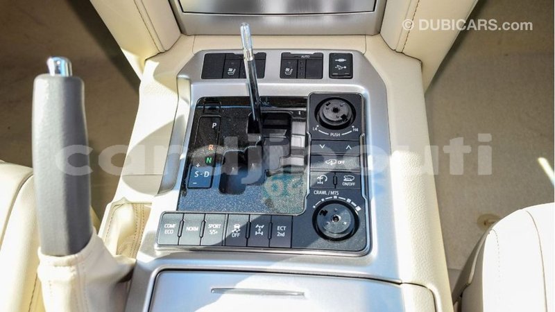 Big with watermark toyota land cruiser ali sabieh region import dubai 2673