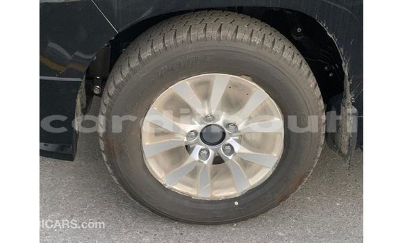 Acheter Import Voiture Toyota Land Cruiser Noir à Import - Dubai, Ali Sabieh Region Acheter Import Voiture Toyota Land Cruiser Noir à Import - Dubai, Ali Sabieh Region