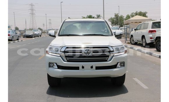 Buy Import Toyota Land Cruiser White Car in Import - Dubai in Ali Sabieh Region Buy Import Toyota Land Cruiser White Car in Import - Dubai in Ali Sabieh Region