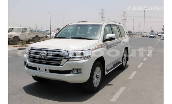 Buy Import Toyota Land Cruiser White Car in Import - Dubai in Ali Sabieh Region Buy Import Toyota Land Cruiser White Car in Import - Dubai in Ali Sabieh Region