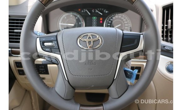 Buy Import Toyota Land Cruiser White Car in Import - Dubai in Ali Sabieh Region Buy Import Toyota Land Cruiser White Car in Import - Dubai in Ali Sabieh Region