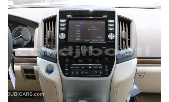 Buy Import Toyota Land Cruiser White Car in Import - Dubai in Ali Sabieh Region Buy Import Toyota Land Cruiser White Car in Import - Dubai in Ali Sabieh Region