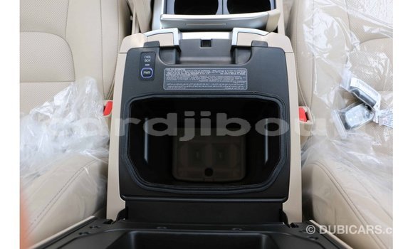 Buy Import Toyota Land Cruiser White Car in Import - Dubai in Ali Sabieh Region Buy Import Toyota Land Cruiser White Car in Import - Dubai in Ali Sabieh Region