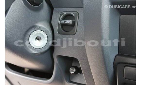 Acheter Import Voiture Toyota Land Cruiser Blanc à Import - Dubai, Ali Sabieh Region Acheter Import Voiture Toyota Land Cruiser Blanc à Import - Dubai, Ali Sabieh Region