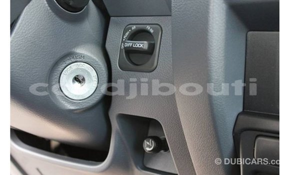 Acheter Import Voiture Toyota Land Cruiser Blanc à Import - Dubai, Ali Sabieh Region Acheter Import Voiture Toyota Land Cruiser Blanc à Import - Dubai, Ali Sabieh Region