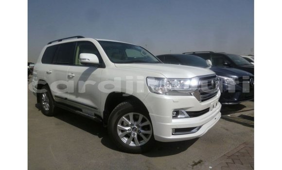 Acheter Import Voiture Toyota Land Cruiser Blanc à Import - Dubai, Ali Sabieh Region Acheter Import Voiture Toyota Land Cruiser Blanc à Import - Dubai, Ali Sabieh Region