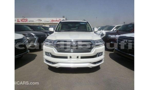 Acheter Import Voiture Toyota Land Cruiser Blanc à Import - Dubai, Ali Sabieh Region Acheter Import Voiture Toyota Land Cruiser Blanc à Import - Dubai, Ali Sabieh Region