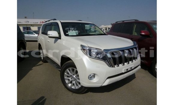 Acheter Import Voiture Toyota Prado Blanc à Import - Dubai, Ali Sabieh Region Acheter Import Voiture Toyota Prado Blanc à Import - Dubai, Ali Sabieh Region