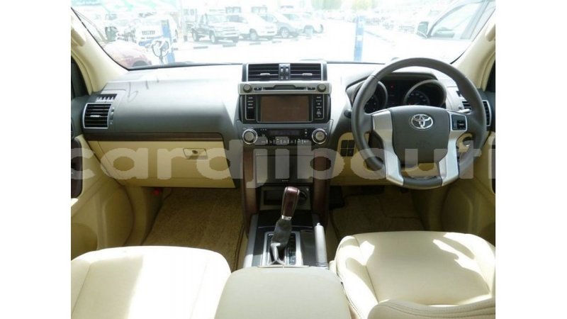Big with watermark toyota prado ali sabieh region import dubai 2690