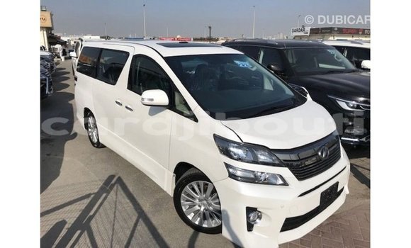 Acheter Import Voiture Toyota Vellfire Blanc à Import - Dubai, Ali Sabieh Region Acheter Import Voiture Toyota Vellfire Blanc à Import - Dubai, Ali Sabieh Region