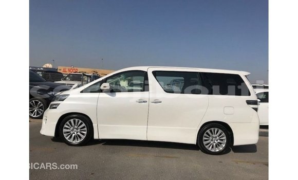 Acheter Import Voiture Toyota Vellfire Blanc à Import - Dubai, Ali Sabieh Region Acheter Import Voiture Toyota Vellfire Blanc à Import - Dubai, Ali Sabieh Region