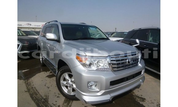 Acheter Import Voiture Toyota Land Cruiser Autre à Import - Dubai, Ali Sabieh Region Acheter Import Voiture Toyota Land Cruiser Autre à Import - Dubai, Ali Sabieh Region