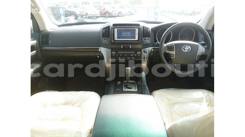 Big with watermark toyota land cruiser ali sabieh region import dubai 2695
