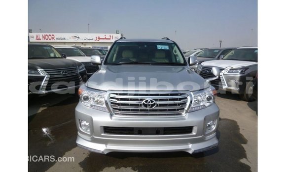 Acheter Import Voiture Toyota Land Cruiser Autre à Import - Dubai, Ali Sabieh Region Acheter Import Voiture Toyota Land Cruiser Autre à Import - Dubai, Ali Sabieh Region