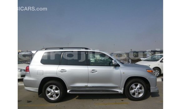 Acheter Import Voiture Toyota Land Cruiser Autre à Import - Dubai, Ali Sabieh Region Acheter Import Voiture Toyota Land Cruiser Autre à Import - Dubai, Ali Sabieh Region