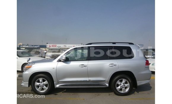 Acheter Import Voiture Toyota Land Cruiser Autre à Import - Dubai, Ali Sabieh Region Acheter Import Voiture Toyota Land Cruiser Autre à Import - Dubai, Ali Sabieh Region