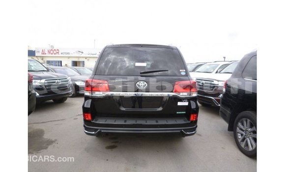 Acheter Import Voiture Toyota Land Cruiser Noir à Import - Dubai, Ali Sabieh Region Acheter Import Voiture Toyota Land Cruiser Noir à Import - Dubai, Ali Sabieh Region