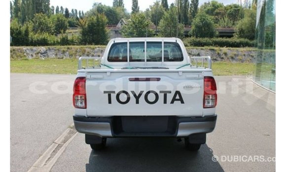 Buy Import Toyota Hilux White Car in Import - Dubai in Ali Sabieh Region Buy Import Toyota Hilux White Car in Import - Dubai in Ali Sabieh Region