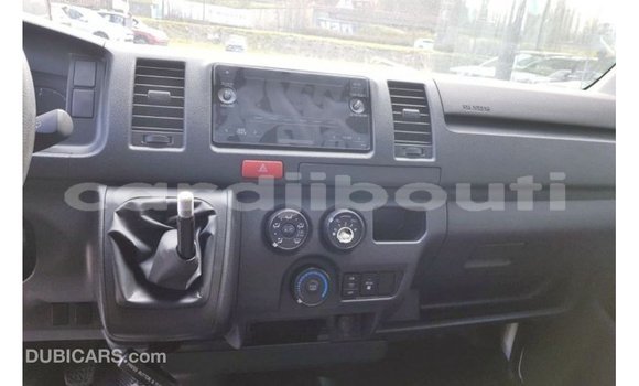 Acheter Import Voiture Toyota Hiace Blanc à Import - Dubai, Ali Sabieh Region Acheter Import Voiture Toyota Hiace Blanc à Import - Dubai, Ali Sabieh Region