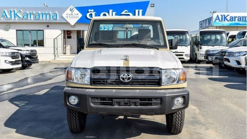 Big with watermark toyota land cruiser ali sabieh region import dubai 2723