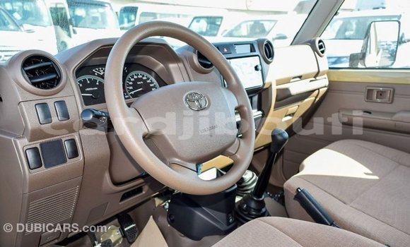 Buy Import Toyota Land Cruiser Beige Car in Import - Dubai in Ali Sabieh Region Buy Import Toyota Land Cruiser Beige Car in Import - Dubai in Ali Sabieh Region