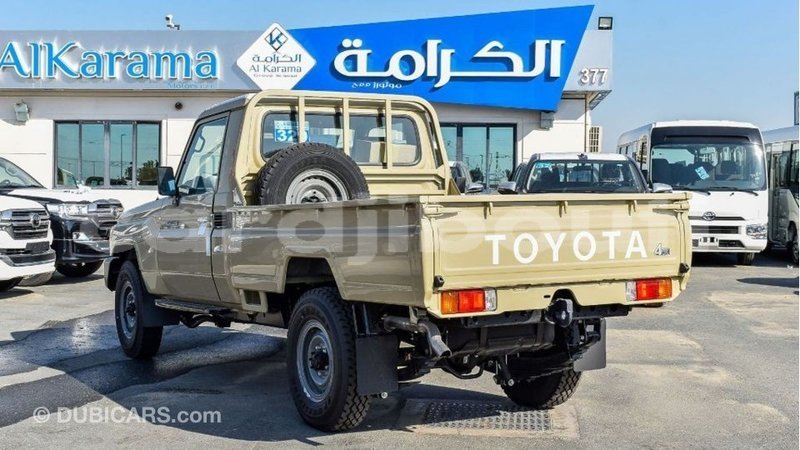 Big with watermark toyota land cruiser ali sabieh region import dubai 2723