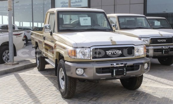 Acheter Import Voiture Toyota Land Cruiser Beige à Import - Dubai, Ali Sabieh Region Acheter Import Voiture Toyota Land Cruiser Beige à Import - Dubai, Ali Sabieh Region