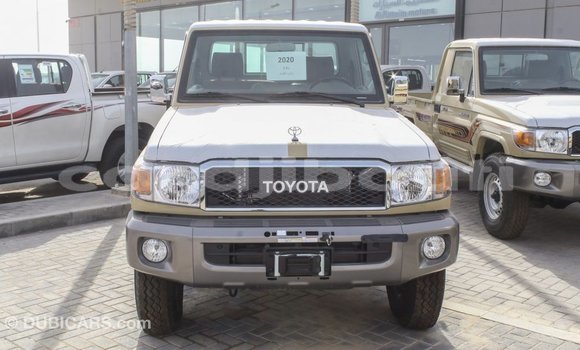 Acheter Import Voiture Toyota Land Cruiser Beige à Import - Dubai, Ali Sabieh Region Acheter Import Voiture Toyota Land Cruiser Beige à Import - Dubai, Ali Sabieh Region