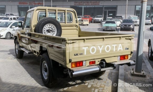 Acheter Import Voiture Toyota Land Cruiser Beige à Import - Dubai, Ali Sabieh Region Acheter Import Voiture Toyota Land Cruiser Beige à Import - Dubai, Ali Sabieh Region
