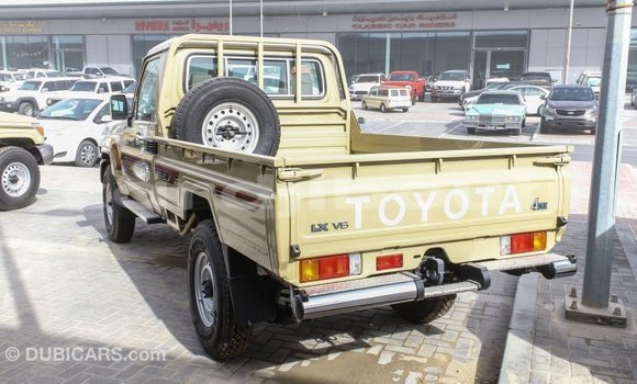 Acheter Import Voiture Toyota Land Cruiser Beige à Import - Dubai, Ali Sabieh Region Acheter Import Voiture Toyota Land Cruiser Beige à Import - Dubai, Ali Sabieh Region