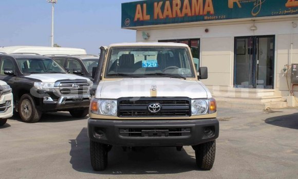 Acheter Import Voiture Toyota Land Cruiser Beige à Import - Dubai, Ali Sabieh Region Acheter Import Voiture Toyota Land Cruiser Beige à Import - Dubai, Ali Sabieh Region