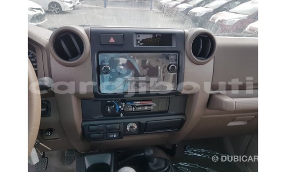 Buy Import Toyota Land Cruiser Beige Car in Import - Dubai in Ali Sabieh Region Buy Import Toyota Land Cruiser Beige Car in Import - Dubai in Ali Sabieh Region