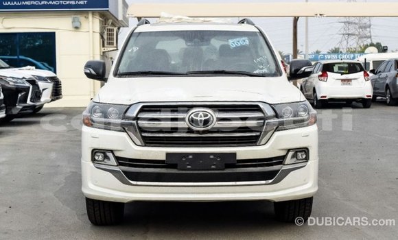Acheter Import Voiture Toyota Land Cruiser Blanc à Import - Dubai, Ali Sabieh Region Acheter Import Voiture Toyota Land Cruiser Blanc à Import - Dubai, Ali Sabieh Region