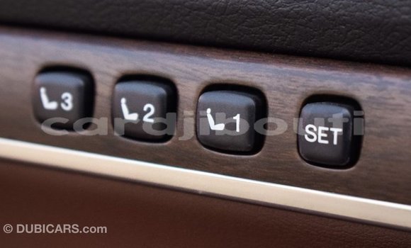 Acheter Import Voiture Toyota Land Cruiser Blanc à Import - Dubai, Ali Sabieh Region Acheter Import Voiture Toyota Land Cruiser Blanc à Import - Dubai, Ali Sabieh Region