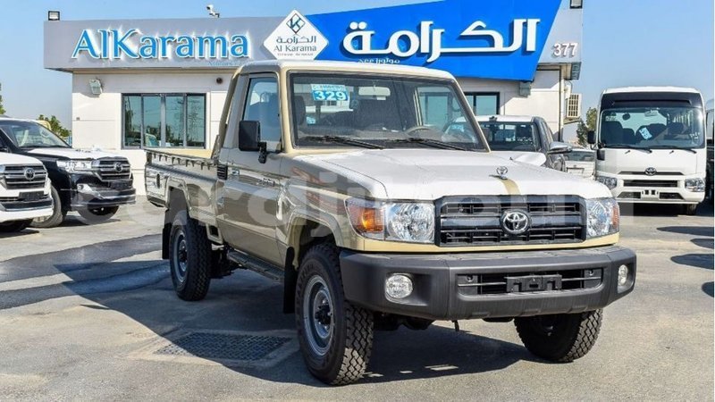 Big with watermark toyota land cruiser ali sabieh region import dubai 2745