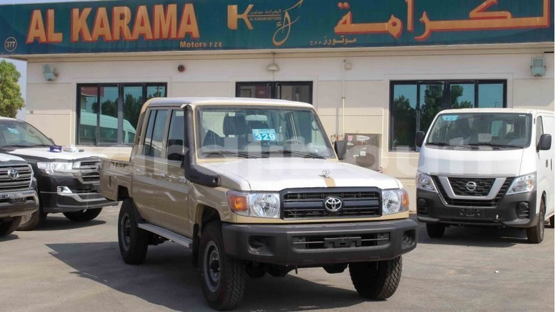 Big with watermark toyota land cruiser ali sabieh region import dubai 2746