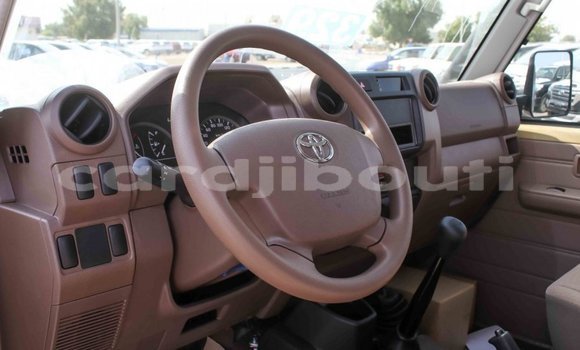 Buy Import Toyota Land Cruiser Beige Car in Import - Dubai in Ali Sabieh Region Buy Import Toyota Land Cruiser Beige Car in Import - Dubai in Ali Sabieh Region