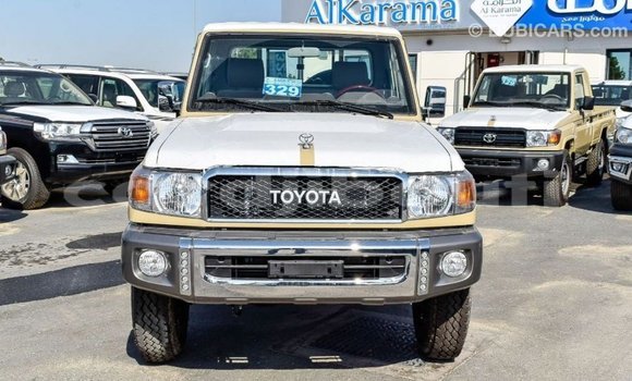 Acheter Import Voiture Toyota Land Cruiser Beige à Import - Dubai, Ali Sabieh Region Acheter Import Voiture Toyota Land Cruiser Beige à Import - Dubai, Ali Sabieh Region
