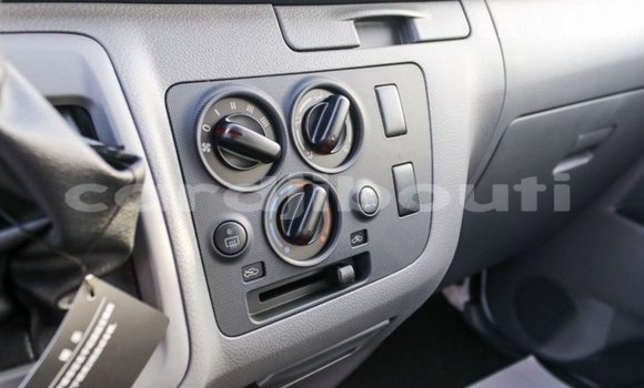 Acheter Import Voiture Nissan Urvan Blanc à Import - Dubai, Ali Sabieh Region Acheter Import Voiture Nissan Urvan Blanc à Import - Dubai, Ali Sabieh Region