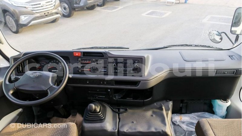 Big with watermark toyota coaster ali sabieh region import dubai 2751