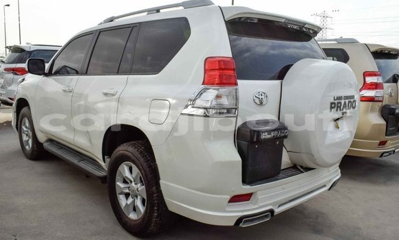 Acheter Import Voiture Toyota Prado Blanc à Import - Dubai, Ali Sabieh Region Acheter Import Voiture Toyota Prado Blanc à Import - Dubai, Ali Sabieh Region