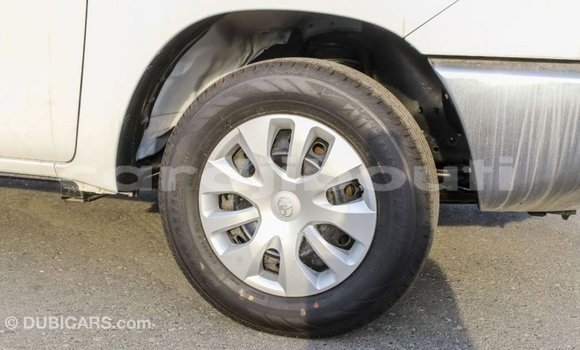 Acheter Import Voiture Toyota Hilux Blanc à Import - Dubai, Ali Sabieh Region Acheter Import Voiture Toyota Hilux Blanc à Import - Dubai, Ali Sabieh Region