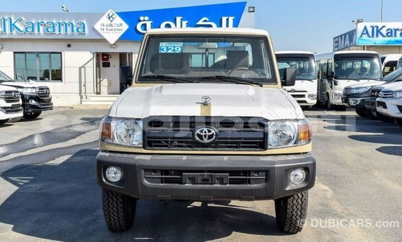 Acheter Import Voiture Toyota Land Cruiser Beige à Import - Dubai, Ali Sabieh Region Acheter Import Voiture Toyota Land Cruiser Beige à Import - Dubai, Ali Sabieh Region