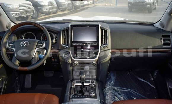 Acheter Import Voiture Toyota Land Cruiser Noir à Import - Dubai, Ali Sabieh Region Acheter Import Voiture Toyota Land Cruiser Noir à Import - Dubai, Ali Sabieh Region